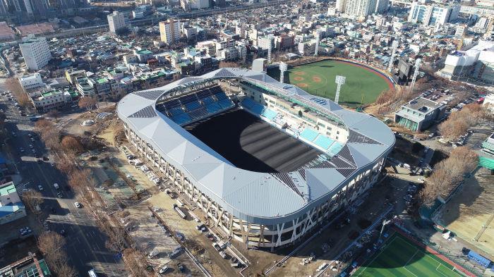 ▲ 2019시즌부터 대구FC의 홈 구장인 포레스트 아레나(가칭) 항공 사진. 경기장의 공정률은 99%로 내년 1월 중순 개장한다.