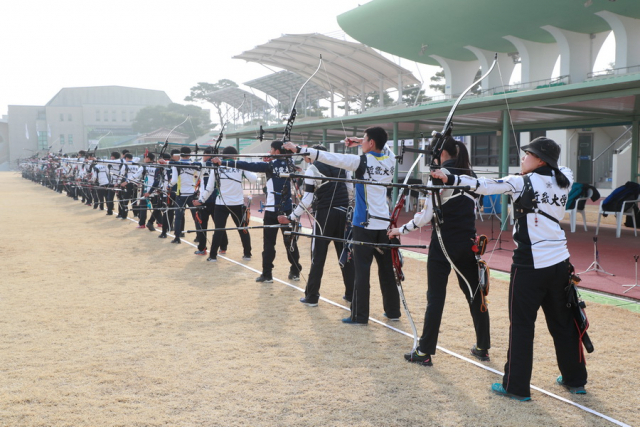 ▲ 일본 선수들이 예천진호국제양궁장에서 전지훈련을 하는 모습