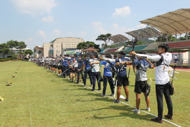 ▲ 지난해 열린 전국남녀 중고등학교 양궁대회에서 선수들이 경기를 펼치고 있는 모습
