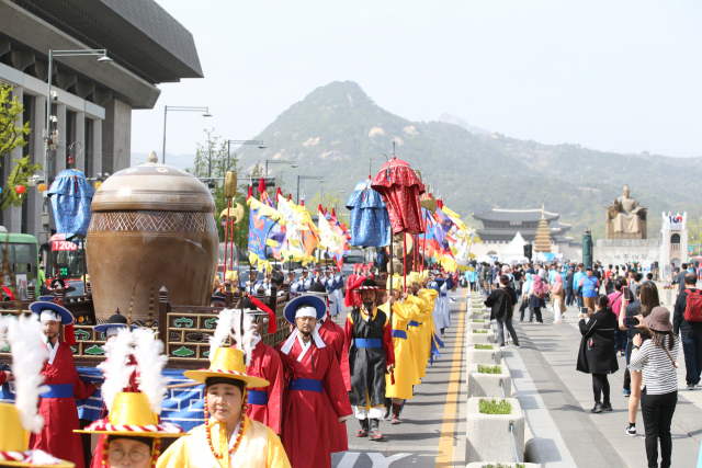 ▲ 세종대왕자태실 태봉안의식 재현행사가 22일 서울 경복궁과 광화문 일대에서 개최됐다.