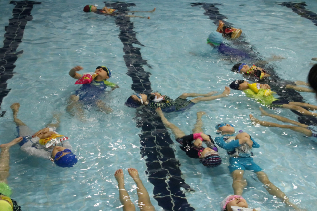 ▲ 대구교육청이 올해 지역 7개 유치원을 대상으로 유아 생존수영 수업을 실시한다.