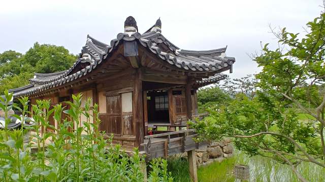 ▲ 조선시대 전통한옥으로 지어진 이요당. 요산요수에서 두 개의 요자를 겸한다고 하여 정자 이름이 이요당으로 지어졌다.