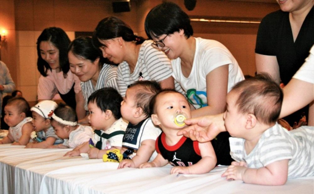 ▲ 27일 오후 엑스코에서 제14회 건강한 모유수유아 선발대회가 열린다. 사진은 지난해 선발대회 모습