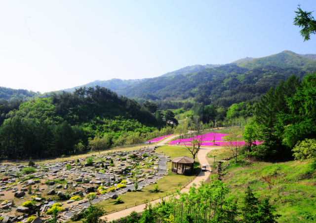 ▲ 경북 봉화에 있는 국립백두대간 수목원 내 암석원 전경