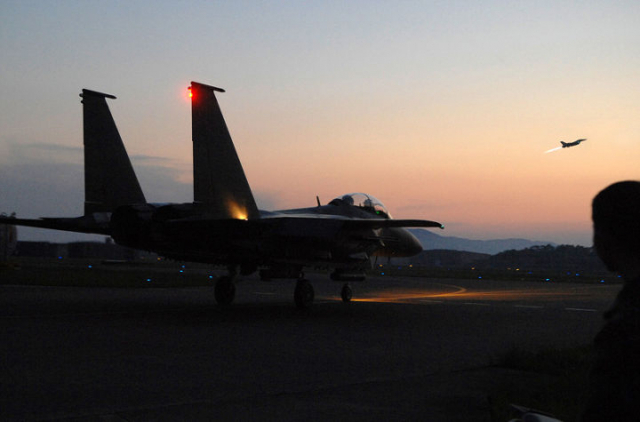 ▲ 공군 제11전투비행단(이하 11전비)이 9월 한 달동안 모두 7차례 걸쳐 야간 비행 훈련을 실시한다. 사진은 F-15 전투기 모습.