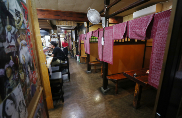 ▲ 사진4-일본 대마도 이즈하라의 썰렁한 음식점 모습