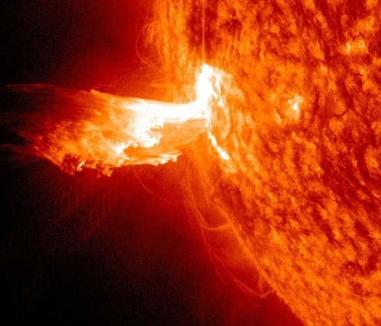 ▲ 태양의 핵은 태양 중심을 기준으로 20% 범위에 위치하는 지점으로 태양계 전체를 아울러 가장 뜨거운 부분이다. 약 1억5천만℃다.
