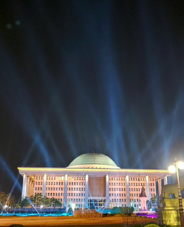 ▲ 서브사진2-여의도 국회의사당 모습.