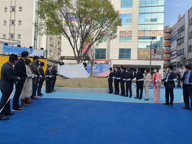 ▲ 대구 북구 공공미술 프로젝트 전시 개막식이 지난 2일 이태원 문학관 광장에서 열렸다.