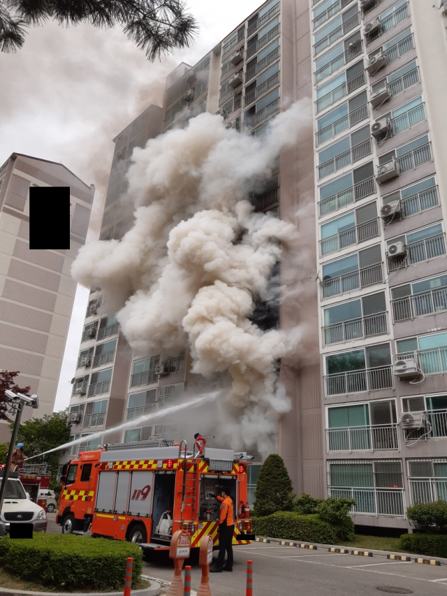 ▲ 김천 아파트 화재 모습