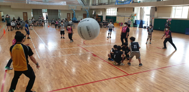 ▲ 지난 17일 2021학년도 학교스포츠클럽리그 킨볼 대회가 열리고 있는 모습.