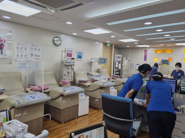 ▲ 26일 오전 헌혈의집 동성로점에서 간호사들이 헌혈 준비를 하고 있다.