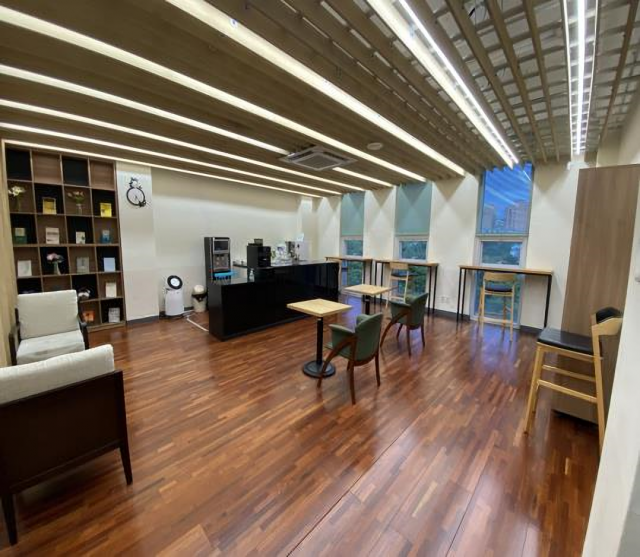 ▲ 대구 서구구립 비원도서관 3층에 위치한 북카페.