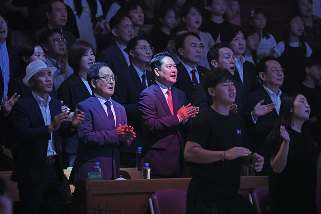 부산 방문 장동혁 "<b>손현보 목사 구속</b>, <b>종교 탄압</b>…자유민주주의 위기"