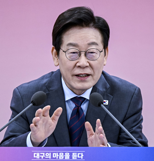 [대통령 타운홀미팅] 이재명 대통령 "<b>지역균형발전</b>은 대한민국 생존전략...
