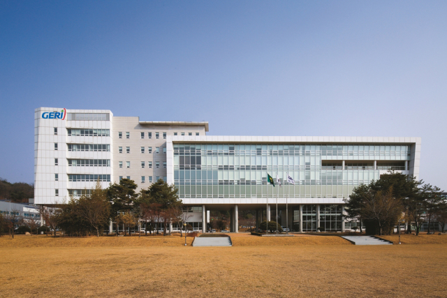 구미전자정보기술원, 기업문제 해결위해 국내 연구중심대학과 손잡다. - 뉴스 썸네일 이미지