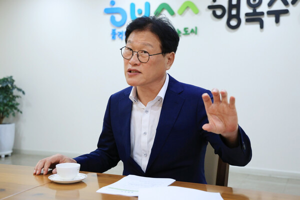 [신년 인터뷰] 김대권 대구 수성구청장, 3선 향해 전력투구..."도시 시각... - 뉴스 썸네일 이미지